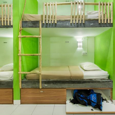 The Eco-Living Hostel Denpasa Buitenkant foto