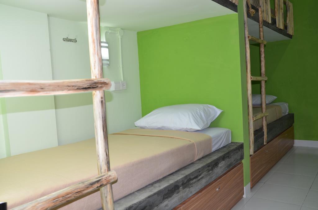 The Eco-Living Hostel Denpasa Buitenkant foto