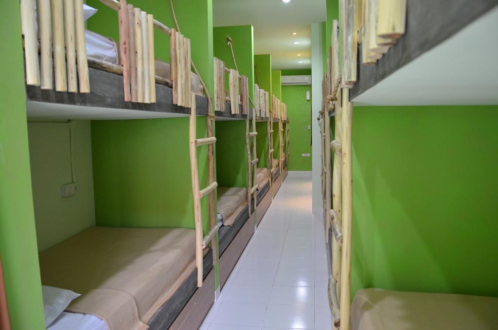 The Eco-Living Hostel Denpasa Buitenkant foto