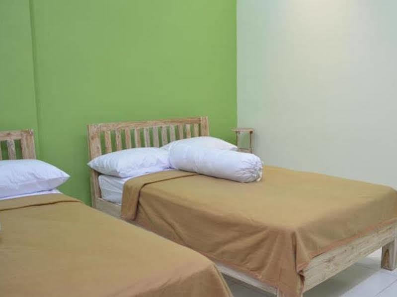 The Eco-Living Hostel Denpasa Buitenkant foto